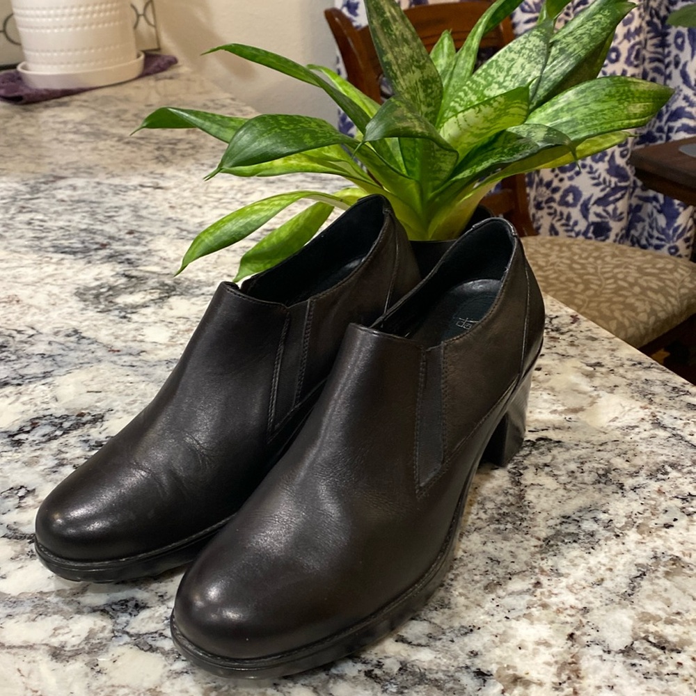 Fossil Black Slip On’s Size 41